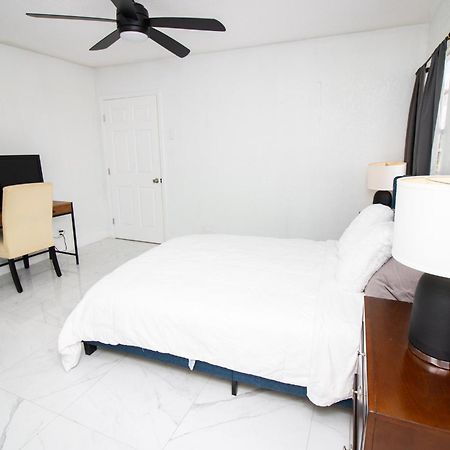 Shared Home - Close To The Beach Riviera Beach Eksteriør bilde