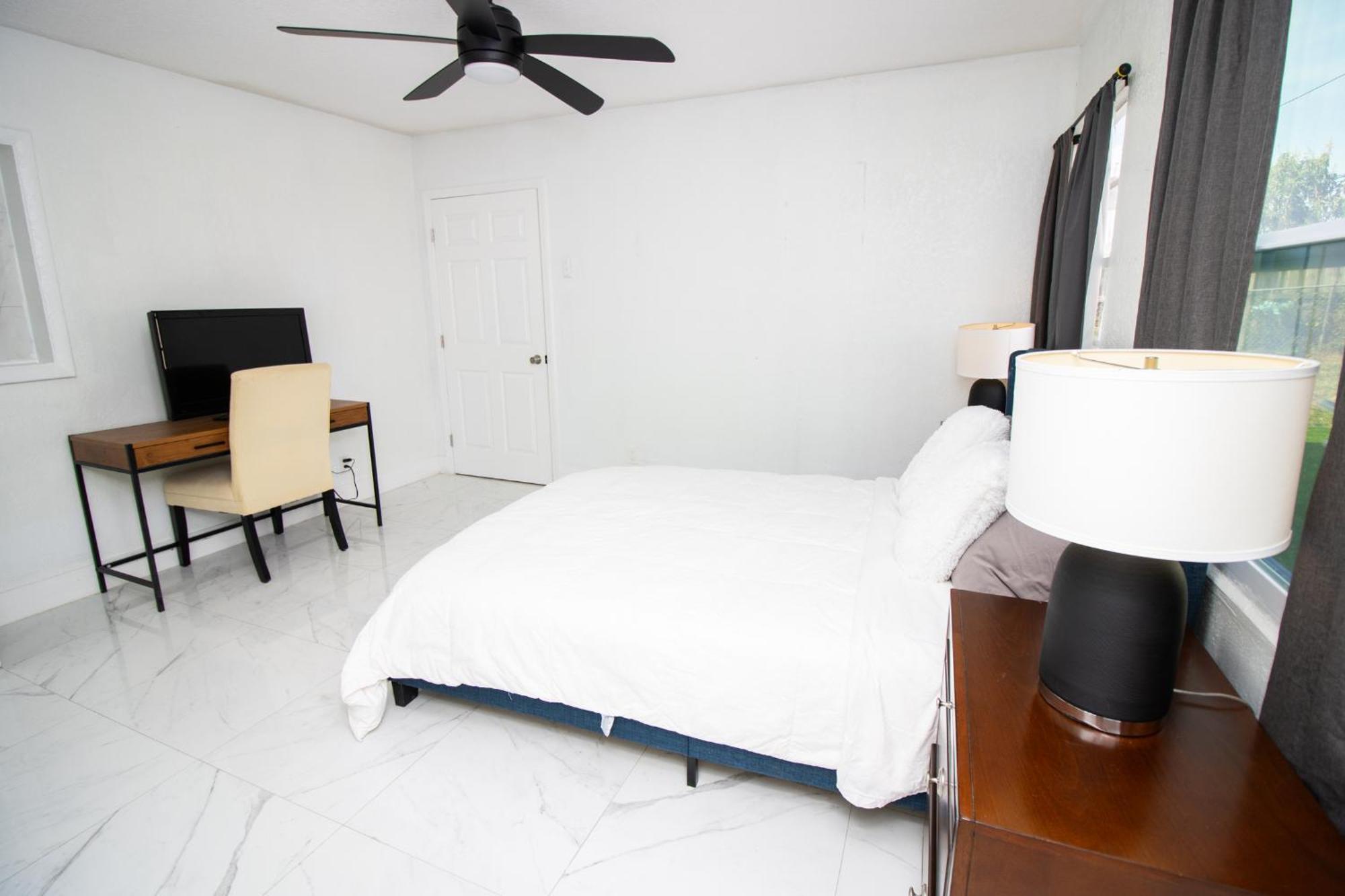 Shared Home - Close To The Beach Riviera Beach Eksteriør bilde