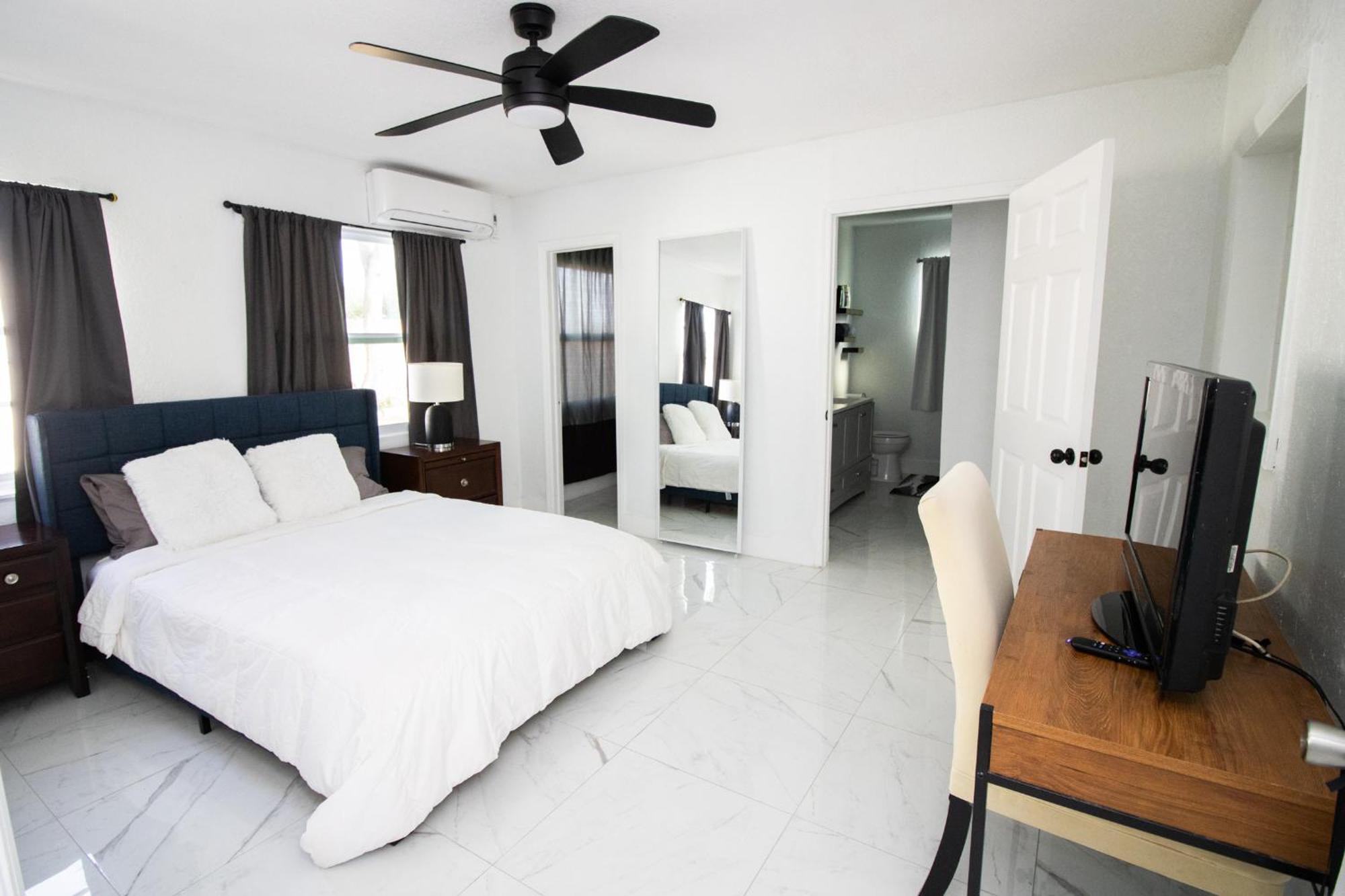 Shared Home - Close To The Beach Riviera Beach Eksteriør bilde