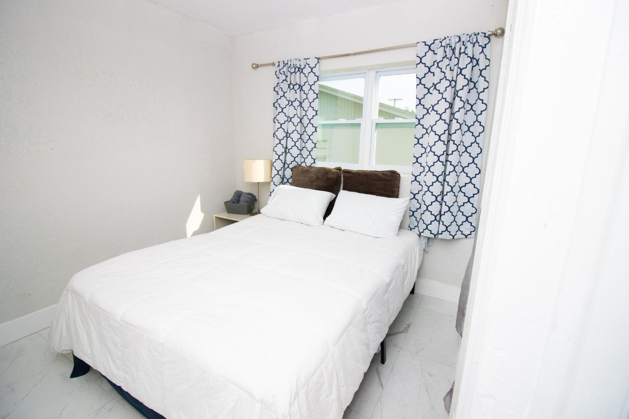 Shared Home - Close To The Beach Riviera Beach Eksteriør bilde