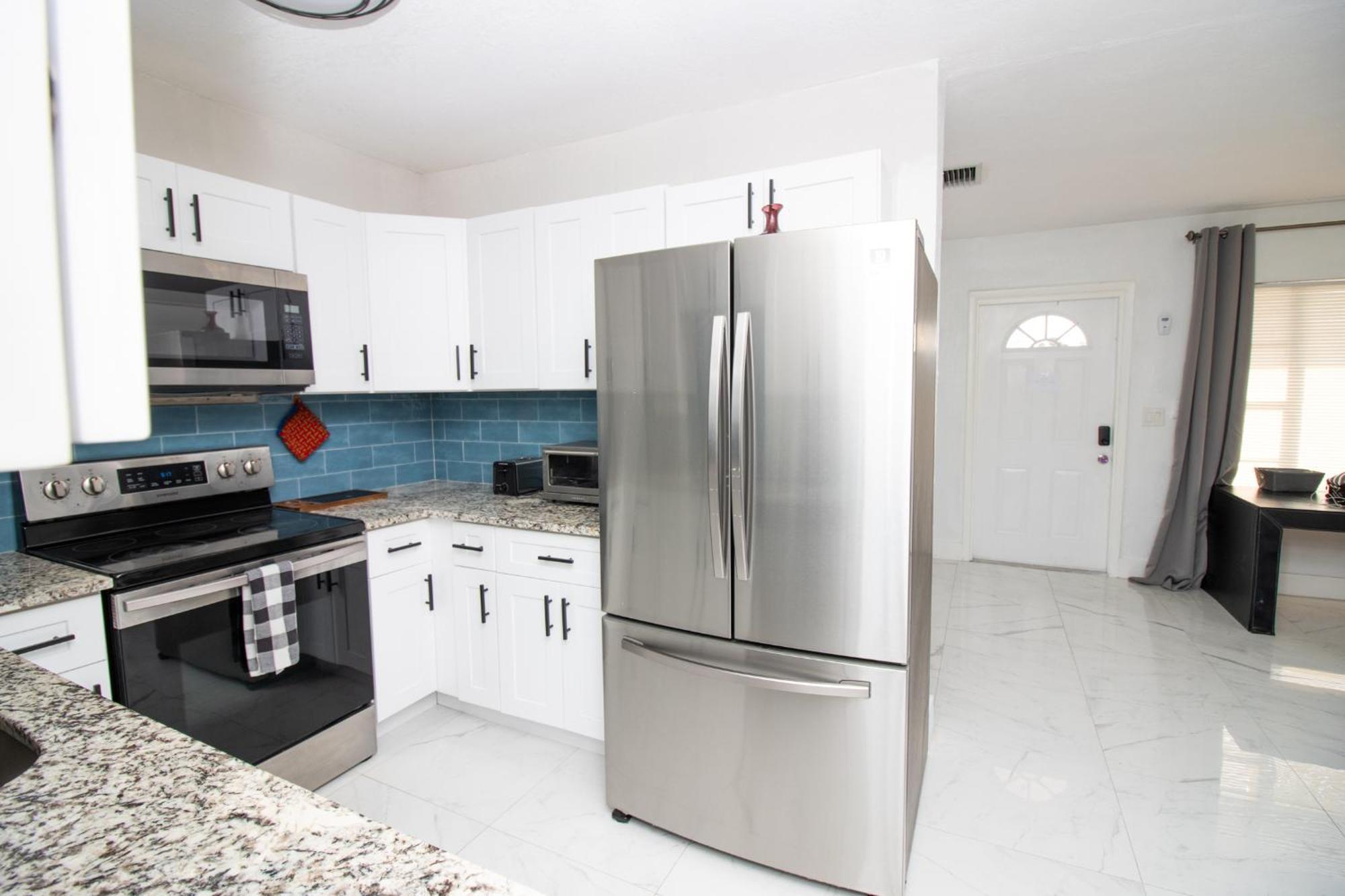 Shared Home - Close To The Beach Riviera Beach Eksteriør bilde